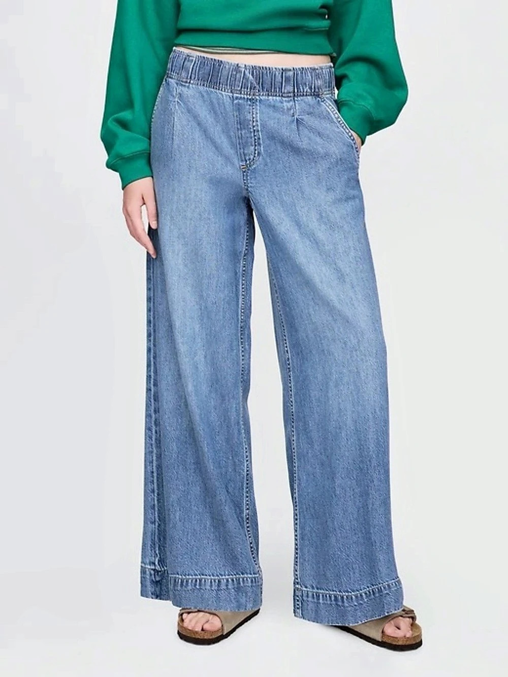 GAP Ultra soft pleated wide leg trouser jeans